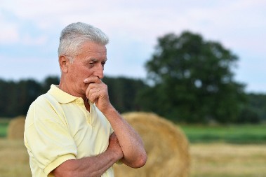 "ZA SRCE ME UJELA" Hoće sinu da oduzme kuću, sve zbog snaje koja je pravo lice krila 25 godina