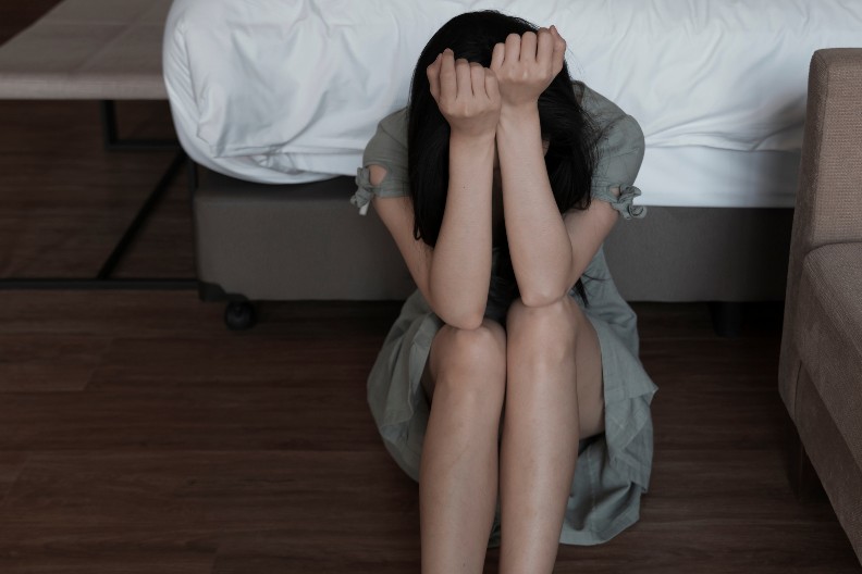 DEVOJČICA (12) PRIJAVILA SILOVANJE OD STRANE DEČKA SA SNEPČETA, PA IZVRŠILA SAMOUBISTVO! Njena majka optužila policiju za nemar