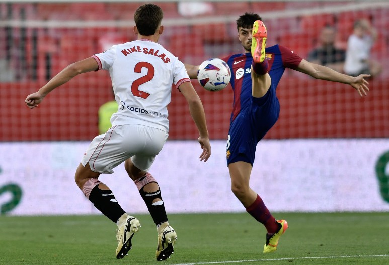 NEVIĐEN SKANDAL TRESE FUDBALSKI SVET Poznati fudbaler priveden zbog žutih kartona, podigla se velika prašina