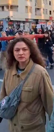 SVI JE OSTAVILI NA CEDILU Mila Pajić počela da se leči uz pomoć "Gugla"