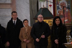POMEN OLIVERU IVANOVIĆU ODRŽAN U HRAMU SVETOOG SAVE: Sedam godina od ubistva, prisutvovali Vučevi, Brnabić i Đurić (FOTO)