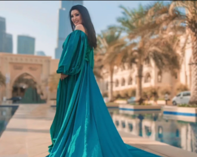 U PRATNJI OVOG MUŠKARCA JE DRAGANA STIGLA U DUBAI Svi bruje zašto je sa njim došla kod sina Marka i snajke Melani