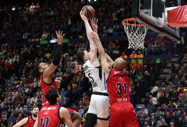 SPECIJALAN GOST Aleksandar Đorđević gleda okršaj Partizana i Armanija (FOTO)