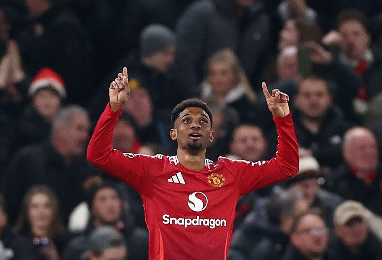 LUDNICA NA TEATRU SNOVA Junajted u finišu posle preokreta srušio fenjeraša