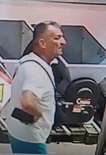 HRVATSKI MEDIJI DELE FOTOGRAFIJE OVOG ČOVEKA "Znate li ko je on?" (FOTO)