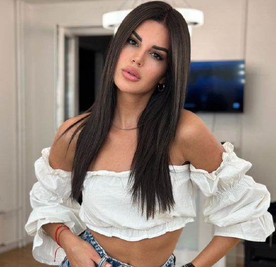 "MORAO JE CARSKI REZ..." Oglasila se majka Jovane Ljubisavljević nakon porođaja: "Imala sam specijalnu želju"