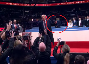 TRAMP ODUŠEVIO SVE PRISUTNE Napravio šou, ovo će Amerikanci zauvek pamtiti (FOTO)