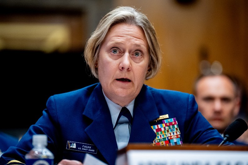 ONA JE PRVA NA TRAMPOVOM UDARU Jedina je žena na čelu dela oružanih snaga SAD