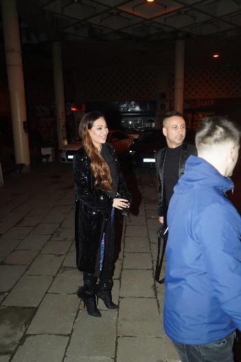 CECA OTKAZALA UŠĆE! Pevačica se oglasila, rastužila publiku, pa otkrila novi termin!