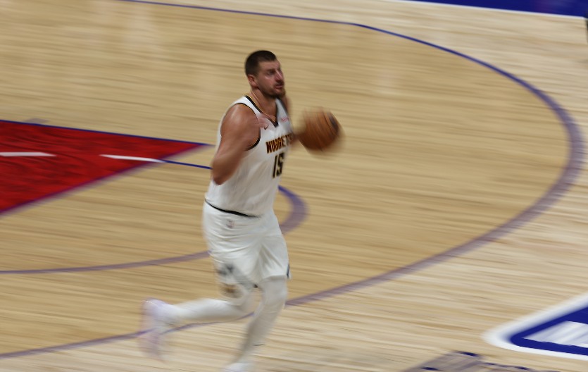 NIKOLINA MAGIJA Bez gledanja, niko nije znao gde je lopta (VIDEO)