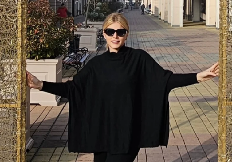 NAŠA PEVAČICA NEOPISIVO LIČI NA MELANIJU Mešaju je i porede sa Trampovom suprugom, bila je misica i simbol lepote!