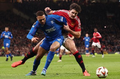 HLADAN TUŠ ZA AJAKS Ludo fudbalsko veče širom Evrope: Junajted u uzbudljivom finišu srušio Rendžers