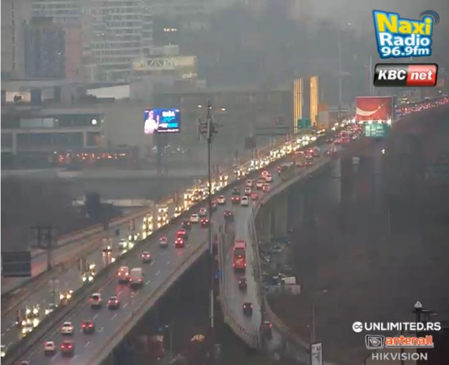 "LJUDI IDU NA POSAO, GUŽVE U SAOBRAĆAJU, REDOVI U PEKARAMA" U Srbiji se sve odvija normalno, propao generalni štrajk