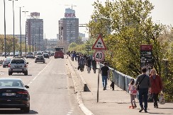 MOMAK IZ PROVINCIJE BRUTALNO OPLEO PO BEOGRAĐANIMA ''Čudan narod koji ne zna da komunicira'', objava izvazvala haos na mrežama!