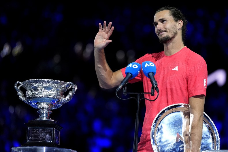 NOVI SKANDAL AUSTRALIJSKE PUBLIKE Prekinut govor Zvereva zbog BRUTALNE prozivke