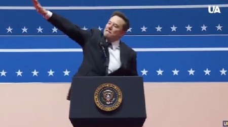 LUKAŠENKO OSUO PALJBU PO MASKU Kritikovao kontroverzni gest rukom: "Postao je drzak i lud od silnog novca"