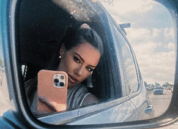 ŠPAGA KEBINE ĆERKE DIGLA PRAŠINU! Nataša Kojić objavila vreli snimak, dekolte u prvom planu dok se isteže na strunjači