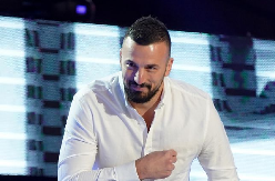 OBJAVIO SNIMAK KAKO MUVA DEVOJKU U IZLASKU! Vladimir Tomović opčinjen crnkom, prišao joj prvi: ''Postaću influenser''