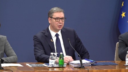 POTREBNA NAM JE HITNA REKONSTRUKCIJA VLADE Vučić: Očekujemo da više od 50 odsto ministara bude zamenjeno