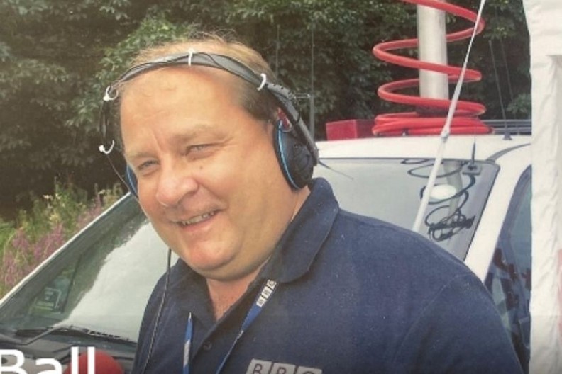 UMRO POZNATI VODITELJ! Potvrđene crne vesti, opraštaju se srceparajućim porukama!