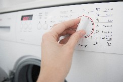 ZASTARELO PRAVILO KOJE MNOGI I DALJE PRIMENJUJU Ako perete veš na 60 stepeni, odmah prestanite, evo i zbog čega