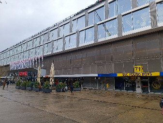 ODEŠ U ŠOPING, ZAVRŠIŠ NA TRIBINAMA Zavirite u "stadion u tržnom centru" na kom će Zvezda igrati protiv Jang Bojsa (FOTO)