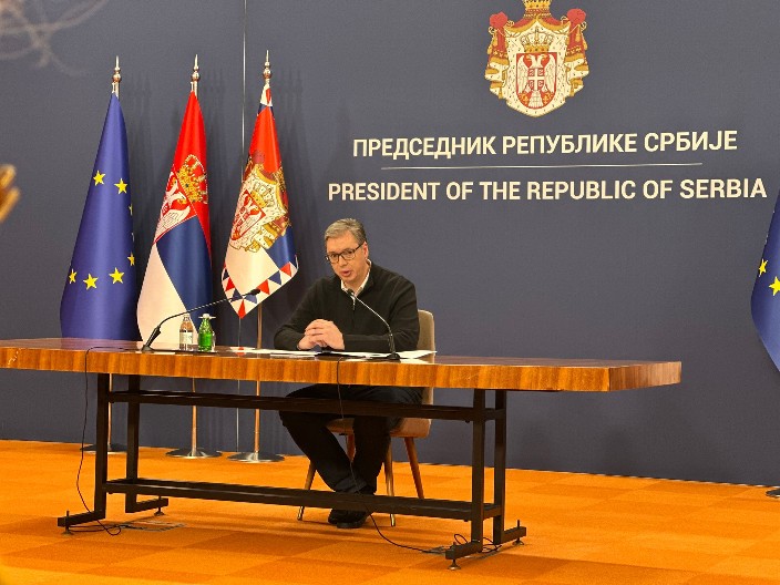 VUČIĆ OTVOREN ZA OBE OPCIJE - MOŽE I NOVA VLADA, ALI I IZBORI Dačić je za samo jednu opciju