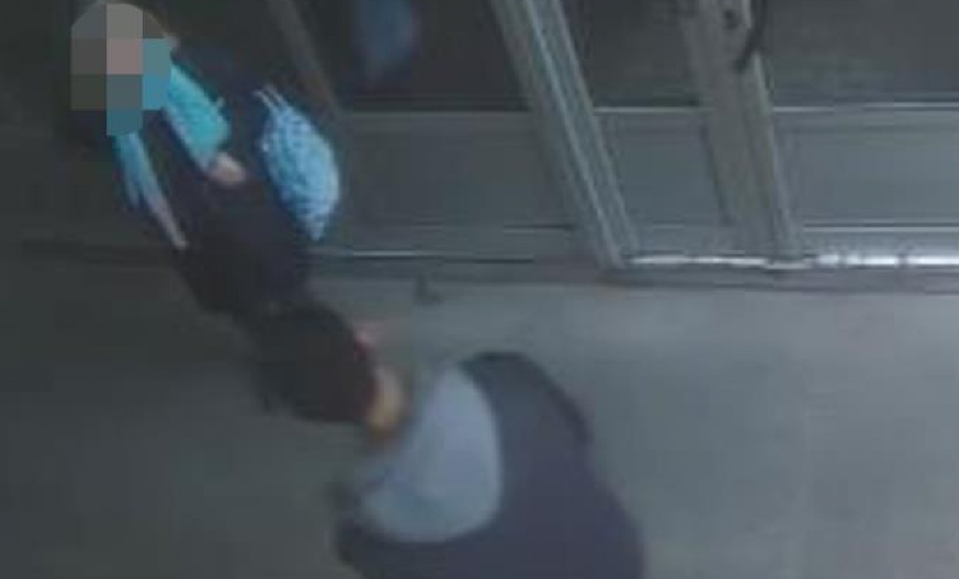 KAMERE SNIMILE JEZIVU SCENU U BEOGRADU Žena išla ulicom, prišao joj mladić i - HOROR