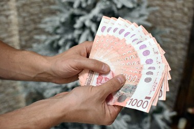 ISPLATA POČINJE VEĆ SUTRA Stiže 26.000, 39.600 i 48.000 dinara za ove kategorije građana