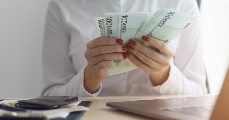 FEBRUAR JE SREĆAN ZA 2 HOROSKOPSKA ZNAKA Čeka ih novi posao ili napredovanje, što će im doneti mnogo novca!