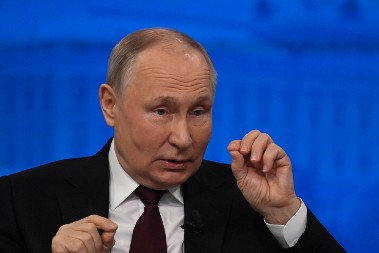 PUTIN SE ZA SVE PITA Ruski predsednik odobrio prodaju