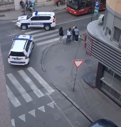 HOROR NA VRAČARU! Muškarca polivali sokom, gađali flašom, a onda ga vukli po zemlji 500 metara