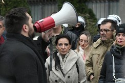 PARADOKS - VUČIĆ JE KRIV ZA SVE, A NI ZA ŠTA NADLEŽAN! Rušitelji vlasti totalno kontradiktorni, ali ih to ne zanima