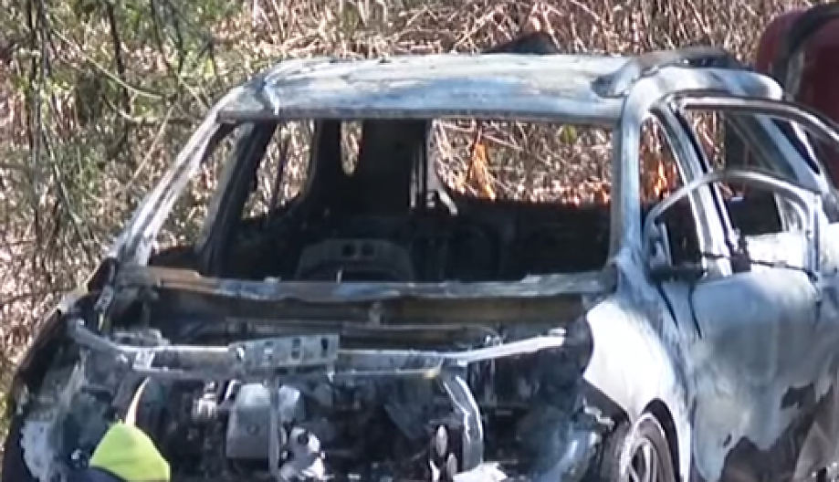 U PODUJEVU PRONAĐEN IZGORELI AUTO SRPSKIH TABLICA U njemu ostaci LJUDSKIH KOSTIJU