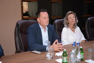 GRENEL NE PODNOSI KURTIJA Albanci u panici: Moćan je, ovo će nam štetiti