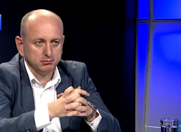 MILAN KNEŽEVIĆ PITA REKTORSKI KOLEGIJUM: Da li bi studentske blokade bile okončane da je juče poginuo Vučić ili da pitam USAID?