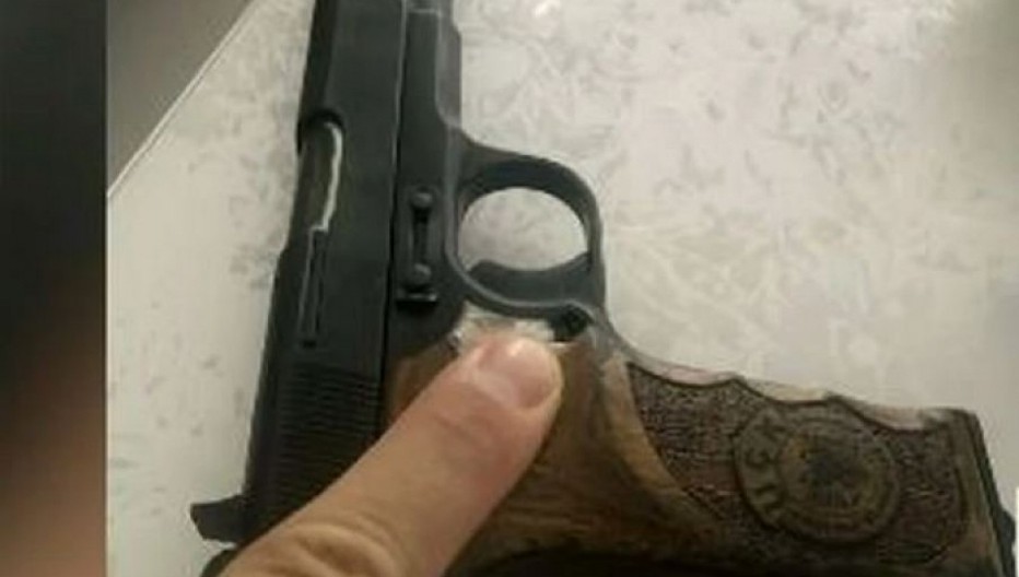 MALOLETNIK UKRAO ADVOKATIMA 4 LAPTOPA I 4 PIŠTOLJA PLAŠLJIVCA Tandem pelješio branioce u Boru