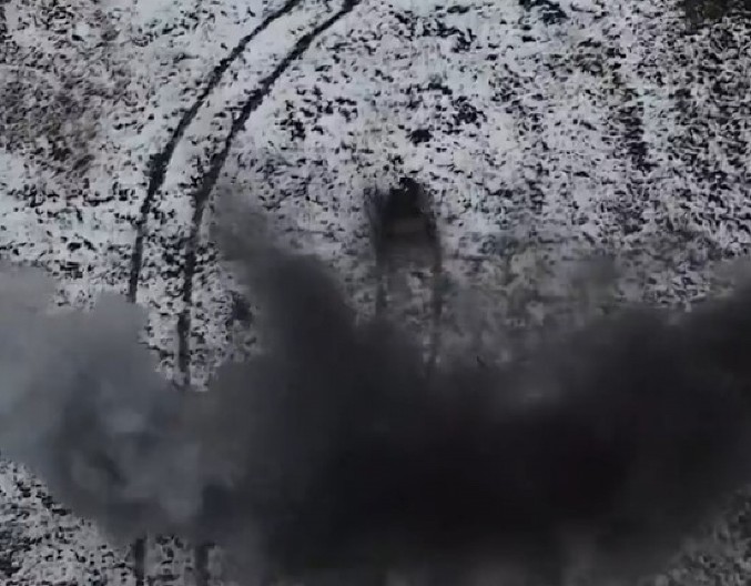 PRVI PUT U ISTORIJI SNIMLJEN NEVEROVATAN MOMENAT! Ukrajinski roboti u borbi protiv LJUDI - snimci otkrivaju sve! (VIDEO)