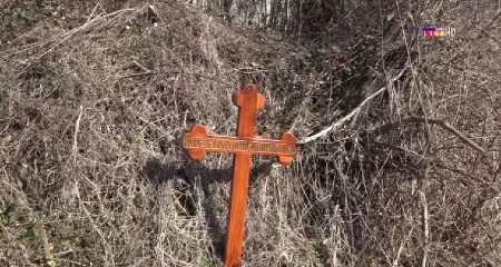 "MRTVAČKI KRST DUŠMANIMA!"  Meštani sela kod Ivanjice šokirani natpisom! (VIDEO)