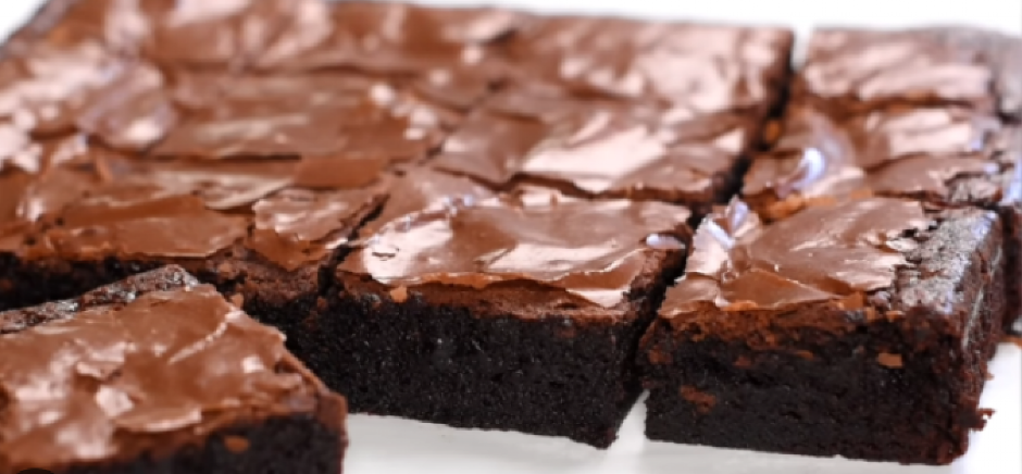 NEODOLJIVI ČOKOLADNI BRAUNI Brzi kolač koji uspeva i potpunim početnicima