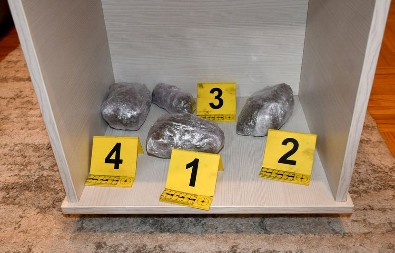 DVA KLINCA OD 19 GODINA PREVOZILA 450 GRAMA MARIHUANE Hapšenje u Temerinu