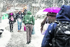 NEVREME HRLI KA REGIONU Stižu oluje sa grmljavinom, potop i orkanski vetar, a ove predele zavejeće i sneg