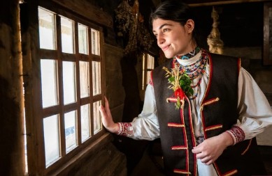 SUTRA PRESTAJE ZIMA Prema legendi Sveti Trifun imao je isceliteljske moći, a jedan običaj se ne preskače