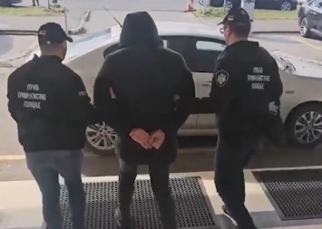 OVAKO SU UHAPŠENI OSUMNJIČENI ZA PREVARU TEŠKU 2 MILIONA! "Pali" direktori i vlasnici firmi (VIDEO)