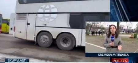 SRAMNO IZVEŠTAVANJE N1 SA SRETENJSKOJ SKUPA U MITROVICI: Opet napadaju Srbije iz Republike Srpske, skup nazivaju vašarom a srpsku zastavu "TOM ZASTAVOM"!