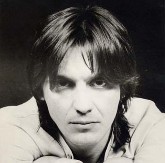 UMRO JE OD DROGE U BEDI Čuvenog muzičara obožavala je cela Juga, svirao sa Bajagom i Čorbom, a onda jezivo skončao