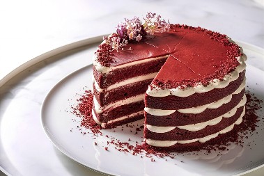 CRVENI BARŠUN Dekorativna poslastica savršenog ukusa, idealna za rođendane i bitne događaje