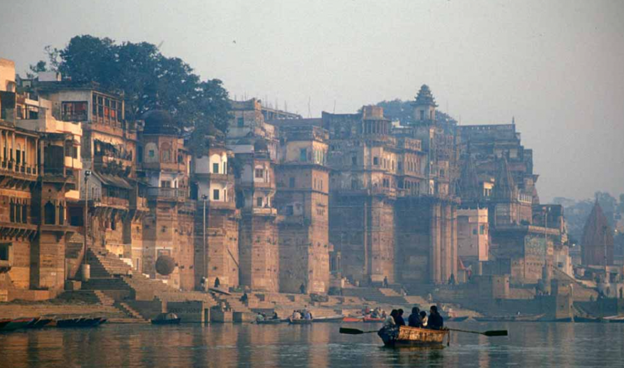 NAJZAGAĐENIJA REKA NA SVETU Gang, duša Indije, a u nju bacaju spaljene leševe!