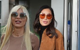 NA FOTOGRAFIJAMA SE VIDI KOLIKO JE CECA STARIJA OD LIDIJE! Nikada nećete pogoditi razliku u godinama dve sestre