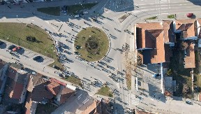 ŠOLAKOVI MEDIJI SE HVALE “BLOKADOM ČAČKA” Bolje bi bilo da kažu da šačica đilasovaca maltretira ceo grad!